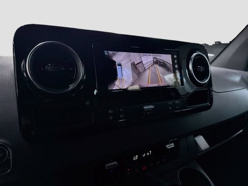 Used 2024 Mercedes-Benz Sprinter 2500 image 16