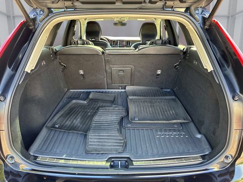 Used 2023 Volvo XC60 B5 Core AWD/4WD image 14