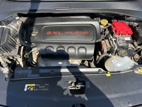 Used 2019 Jeep Compass Latitude AWD/4WD image 21