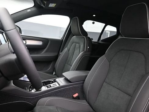 New 2026 Volvo XC40 B5 Ultra w/ Protection Package Premier AWD/4WD image 10