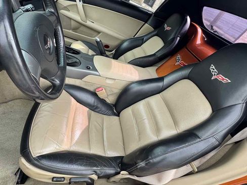 Used 2007 Chevrolet Corvette Convertible w/ Performance Package image 8