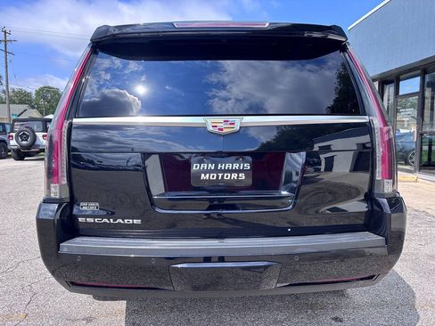 Used 2015 Cadillac Escalade Premium AWD/4WD image 9