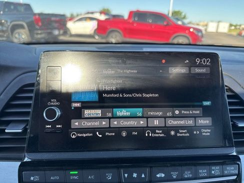 Used 2025 Honda Odyssey Touring image 25