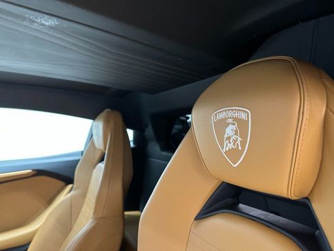 Used 2024 Lamborghini Revuelto AWD/4WD image 26