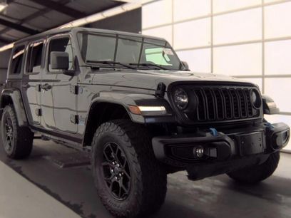 Used 2024 Jeep Wrangler Unlimited w/ Convenience Group