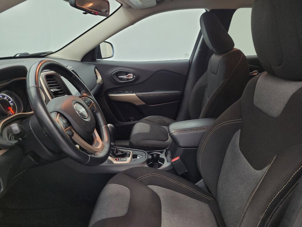 Used 2018 Jeep Cherokee Latitude AWD/4WD image 17