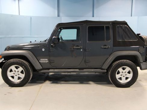 Used 2017 Jeep Wrangler Unlimited Sport w/ Quick Order Package 23S AWD/4WD image 21