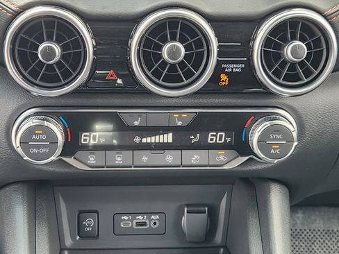 New 2025 Nissan Sentra SR w/ Midnight Edition image 17