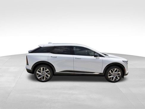 New 2027 Cadillac Optiq Luxury AWD/4WD image 5