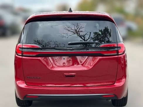 New 2026 Chrysler Pacifica Select FWD image 4
