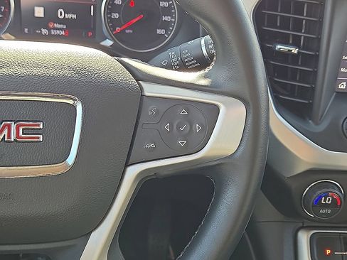 Used 2023 GMC Acadia SLT FWD image 20