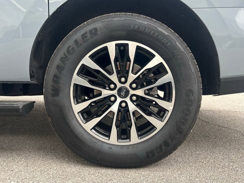 Used 2025 Ford Expedition Max Platinum AWD/4WD image 33
