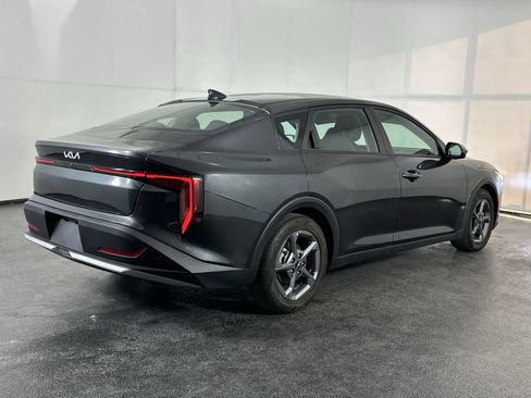 Used 2025 Kia K4 LXS image 11