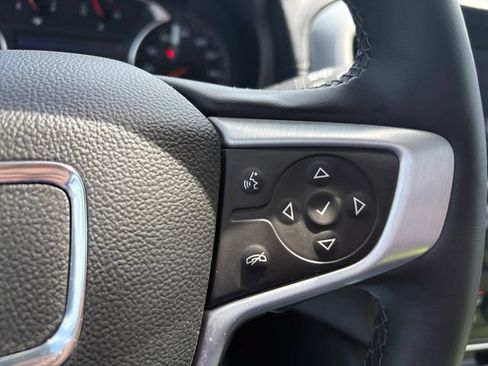 Used 2024 GMC Terrain SLT AWD/4WD image 26