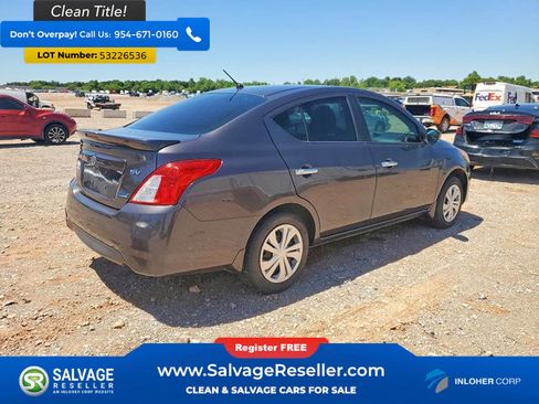 Used 2015 Nissan Versa SV FWD image 4