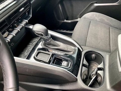 Used 2024 Chevrolet Colorado LT w/ LT Convenience Package RWD image 17