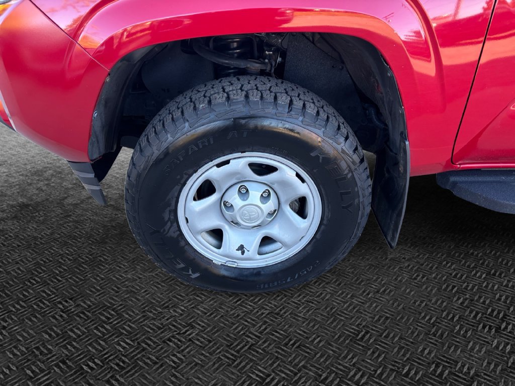 Used 2022 Toyota Tacoma SR AWD/4WD image 11