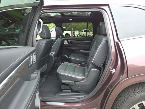 Used 2025 Buick Enclave Avenir w/ Super Cruise Package AWD/4WD image 28