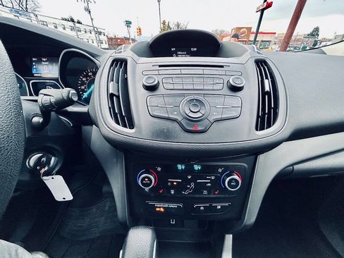 Used 2018 Ford Escape SE image 13