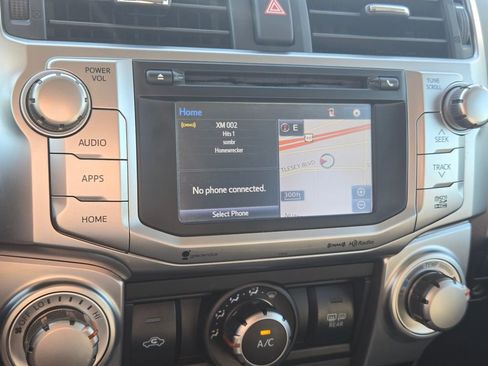 Used 2018 Toyota 4Runner SR5 AWD/4WD image 28