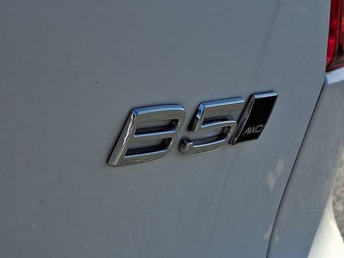 Used 2023 Volvo XC40 B5 Plus w/ Driver Assist Package AWD/4WD image 33