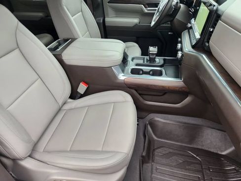 Used 2024 GMC Sierra 1500 SLT AWD/4WD image 20