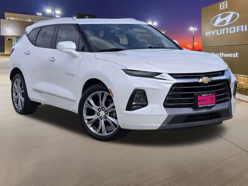 Used 2020 Chevrolet Blazer Premier w/ Driver Confidence II Package FWD image 3