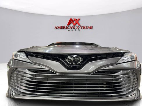 Used 2020 Toyota Camry XLE FWD image 9