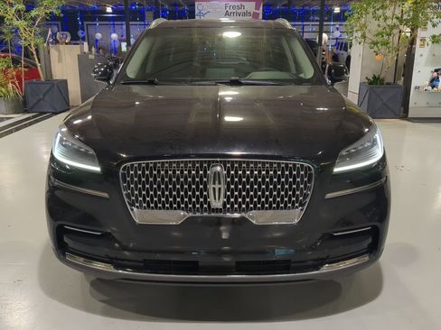 Used 2024 Lincoln Aviator AWD w/ Premium Package image 3