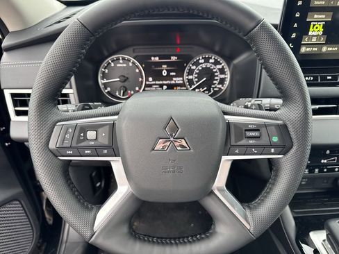 New 2026 Mitsubishi Outlander SE AWD/4WD image 8