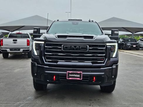 Used 2024 GMC Sierra 2500 AT4 w/ AT4 Premium Plus Package AWD/4WD image 2