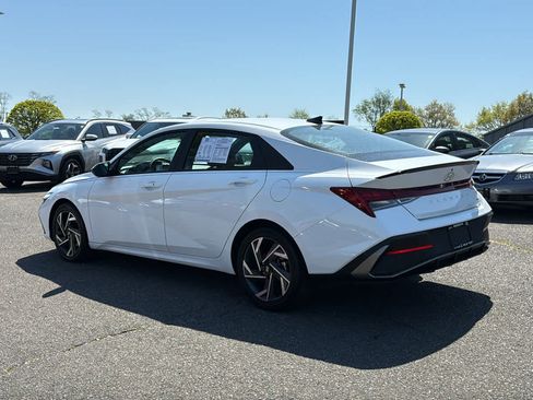 Used 2025 Hyundai Elantra SEL FWD image 8