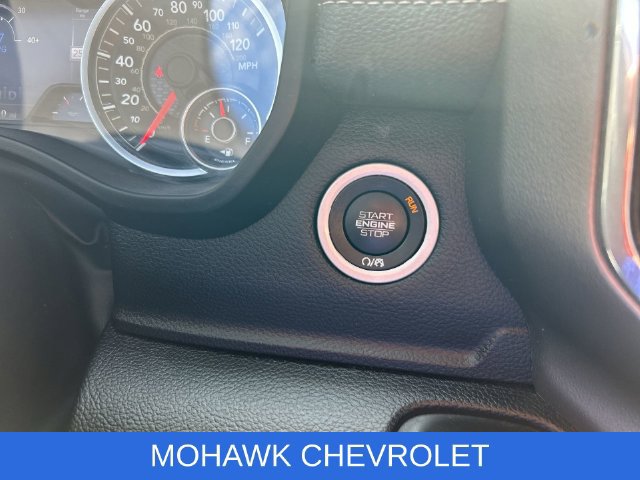 Used 2022 RAM 1500 Laramie w/ Sport Appearance Package AWD/4WD image 16