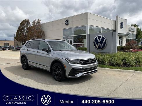 Used 2024 Volkswagen Tiguan SE R-Line AWD/4WD image 1
