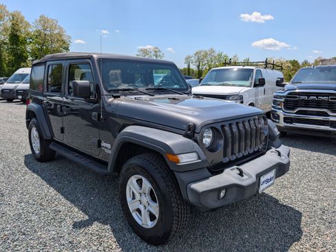 Used 2019 Jeep Wrangler Unlimited Sport S AWD/4WD image 7