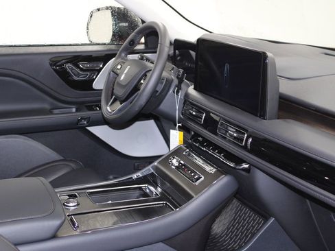 New 2026 Lincoln Aviator Reserve w/ Luxury Package RWD image 31