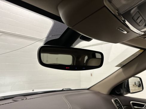 Used 2017 Jeep Grand Cherokee Overland image 27