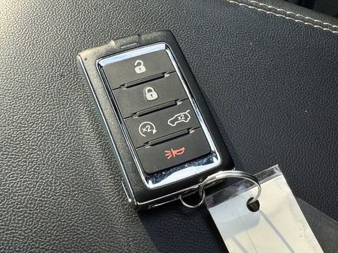 Used 2023 Jeep Grand Cherokee Altitude AWD/4WD image 33