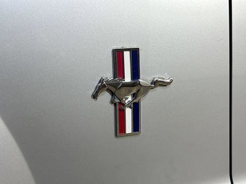 Used 2006 Ford Mustang Convertible image 24