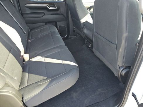 Used 2023 GMC Sierra 1500 SLE image 5