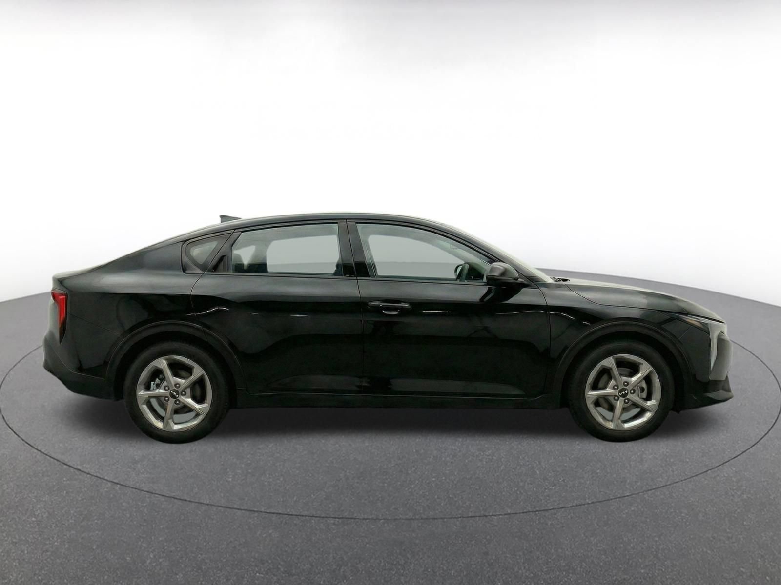 Used 2025 Kia K4 FWD image 9