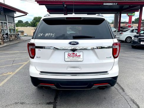 Used 2018 Ford Explorer XLT w/ Equipment Group 202A AWD/4WD image 5