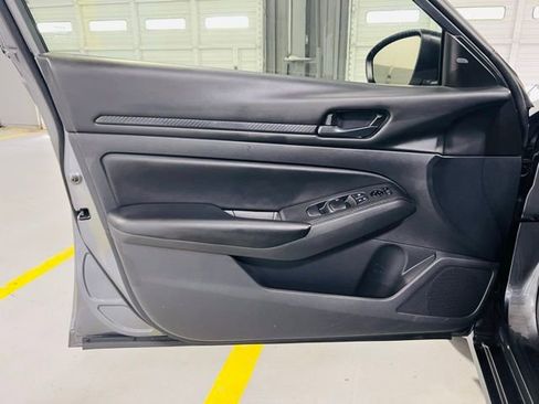 Used 2025 Nissan Altima 2.5 S FWD image 26