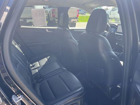 Certified 2023 Ford Escape Platinum AWD/4WD image 26