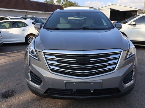 Used 2017 Cadillac XT5 FWD image 2
