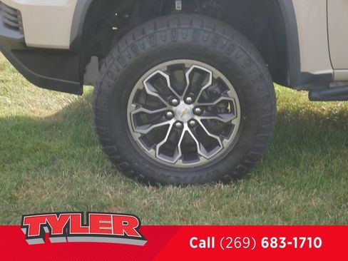 Used 2022 Chevrolet Colorado ZR2 image 46