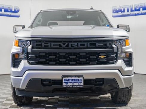 Used 2022 Chevrolet Silverado 1500 Custom image 2