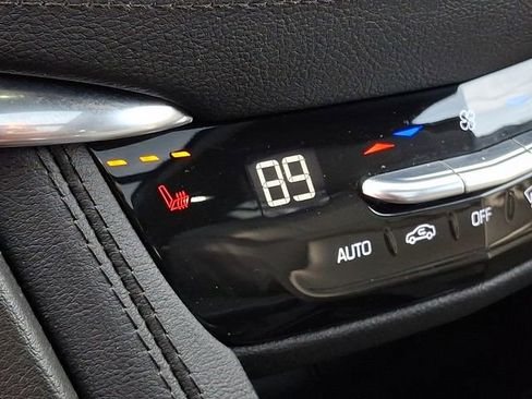 Certified 2023 Cadillac XT6 Luxury image 21