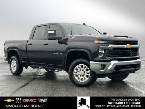 Used 2024 Chevrolet Silverado 2500 LT image 1