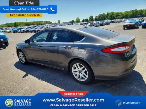 Used 2015 Ford Fusion SE FWD image 3
